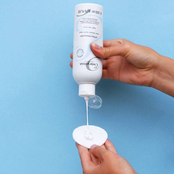 肌にうるおいを与えながらウォータープルーフメイクも落とせる「アンブリオリス ジェントル クレンジングミルク」が2022年1月14日に新発売