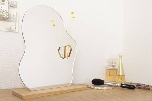 デザイン雑貨SOGUの株式会社Yが「Makuake」にて「どこでも貼れる一輪挿し」を先行販売実施　1月13日から4月10日まで