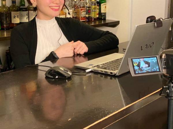 神楽坂の老舗ガールズバー、オンライン営業の来店が200人突破！常連客のつなぎ止め、雇用の維持に成功