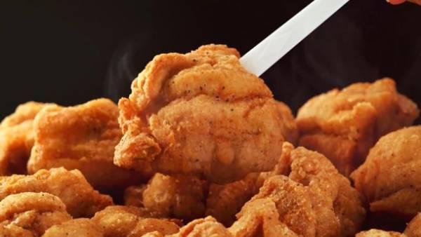 セイコーマートの新CMに、お笑い芸人「タカアンドトシ」を起用　2月10日より北海道内にて放送開始予定