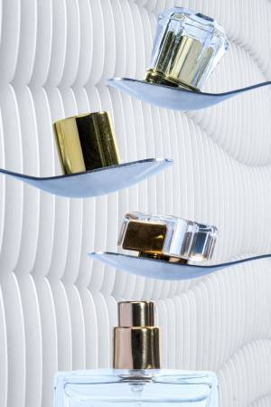 体験型アロマの新ブランドが大阪・阪急うめだ本店に出店　～自分で香りをつくり、ヨーロッパの高級ボトルをカスタマイズ～