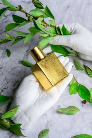 体験型アロマの新ブランドが大阪・阪急うめだ本店に出店　～自分で香りをつくり、ヨーロッパの高級ボトルをカスタマイズ～