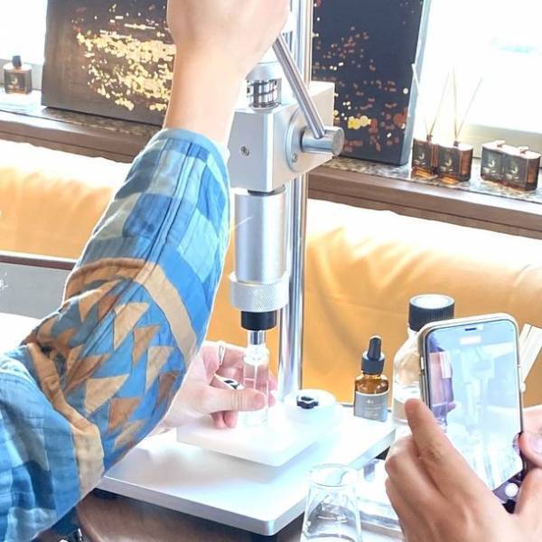 体験型アロマの新ブランドが大阪・阪急うめだ本店に出店　～自分で香りをつくり、ヨーロッパの高級ボトルをカスタマイズ～