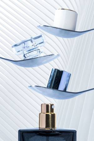 体験型アロマの新ブランドが大阪・阪急うめだ本店に出店　～自分で香りをつくり、ヨーロッパの高級ボトルをカスタマイズ～