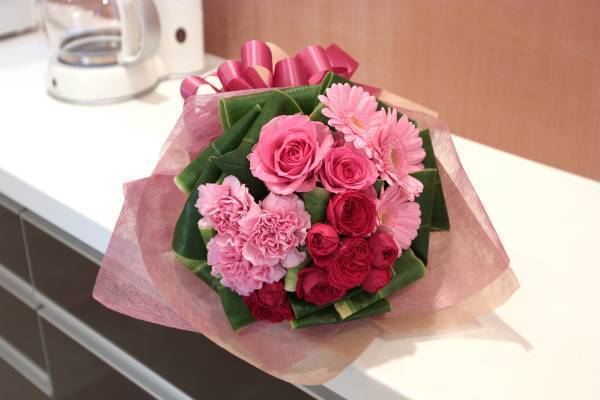 ホテルで過ごす記念日プランにヘリコプタークルーズをオプションサービスに追加しました