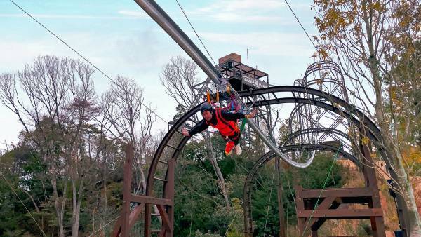ネスタリゾート神戸大自然の壮大さを生身で体感して、全身からほとばしる強烈な興奮を！ここでしか体験できない大空の大冒険「スピード・ホーク」
