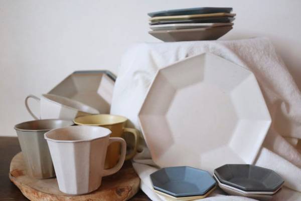 一般食器の約3/4の重さの超軽量皿『Arde(アード)』が誕生　2022年2月1日(火)より見谷陶器 楽天市場店にて販売開始