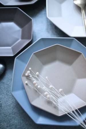 一般食器の約3/4の重さの超軽量皿『Arde(アード)』が誕生　2022年2月1日(火)より見谷陶器 楽天市場店にて販売開始