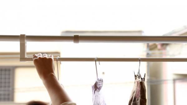 今までなかった！動かず物干し竿の端まで洗濯物が干せる　「スライドものほし竿」タカラ産業より1/26販売開始