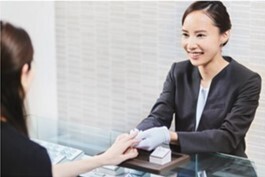 デザインはあとからパートナーがセレクト出来る『パーフェクトプロポーズリング』に人気の「フラネリー」「ヴィオラ」の2型が登場