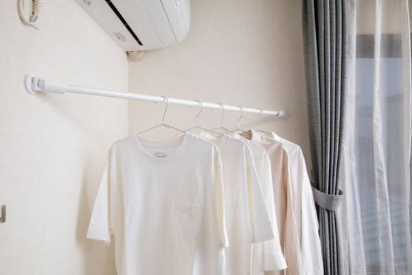 お部屋を広々使える！壁への取り付けやすさを追求した物干し　タカラ産業より「簡単壁付ものほし」1/26より販売開始