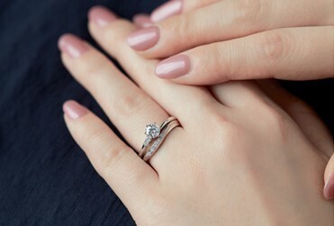 “お互いを引き立て存在を輝かせる”コーディネート～2022年2月22日、「２（ふう）・２（ふ）」が重なる特別な日をおふたりの記念日に～