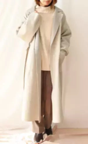 内田理央もゆうこすも“ふわふわ感”にびっくり！「すごいよねっ！！」中綿入りで暖かく軽い♪ノーカラートレンチコート！！TOKYO FM「Qoo10 presents 内田理央の明日、なに着よ？」