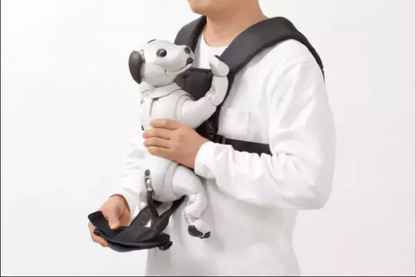 業界初となるエンタテインメントロボット専用の抱っこひも「aibo抱っこひも」を発売　2月8日(火)よりソニーストアオンラインで受注開始