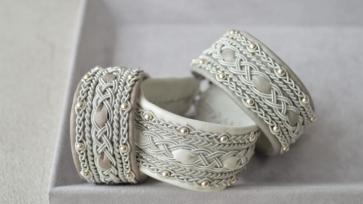 トナカイの革で作る北欧の伝統的アクセサリー サーミ ブレスレット プレゼントキャンペーンを2月12日に開催 22年2月8日 ウーマンエキサイト 1 2