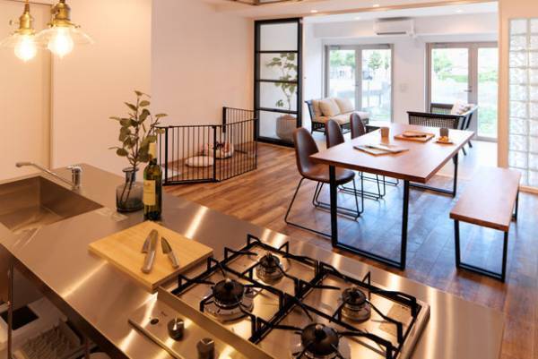 ペットと人も主役になれる賃貸マンション「INSIGHT REPOS」にペットショップやフリールームがオープン！