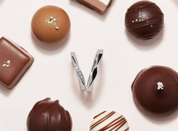 ～ Happy Valentine’s Day! ～大切な人への想いを込めて贈るさり気ない大人のハートモチーフデザイン、マリッジリングのご紹介