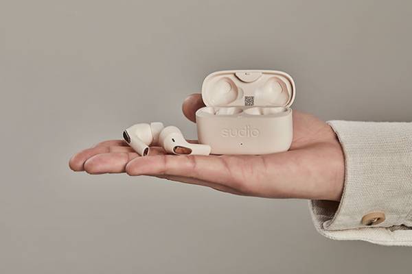 北欧オーディオブランドSudioから、空間オーディオ、ハイブリッドANC、VividVoiceテクノロジー搭載の完全ワイヤレスイヤホンSudio E2が新登場