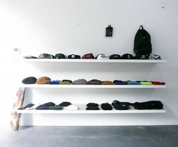 ギャラリースペース『PARK STUDIO』が2周年を記念し各所で話題のアートユニット「UND」描き下ろしによるアートワークを使用した周年限定アイテムをローンチ！