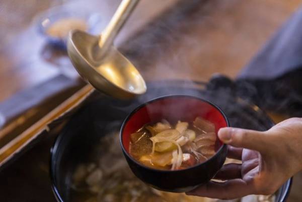 雪国観光圏とWAmazingが連携し、コロナ禍での「新・湯治」スタイル「温泉×ワーケーション×自炊体験」型宿泊プランの提供を開始