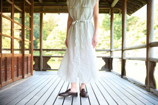 アップサイクル畳×認定エコレザーのコントラストが春のお出かけに映える「畳ローファースリッパ」の予約受付開始