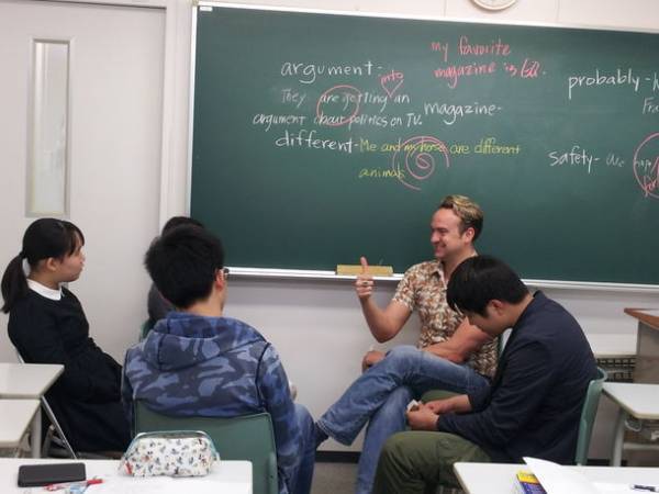 駿台、2022年に海外留学する中学生・高校生を対象にした「現地校入学 英語準備コース　募集説明会」を3月に開催