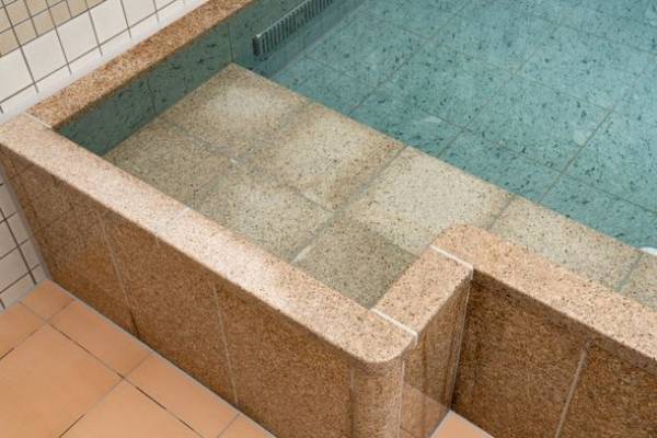 京家、既存の貸切家族風呂を約4倍に拡張しトロン温泉を導入！お子様と安心して入浴しやすい温泉へリニューアル