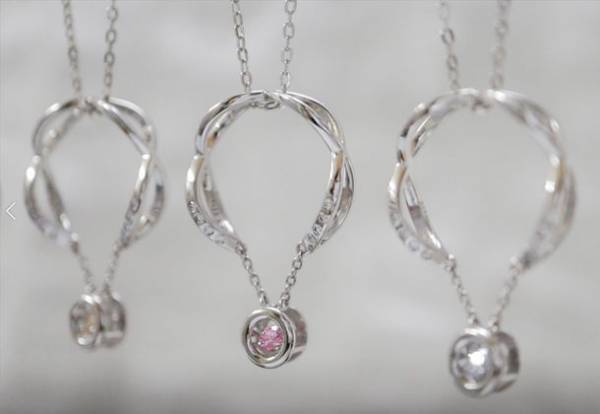 ダンシングストーン「3in1 Jewelry」一般販売開始！ホワイトデーに間にあう2月22日～2月28日まで1週間の期間限定　10％OFFで販売 ＜各色限定10個＞