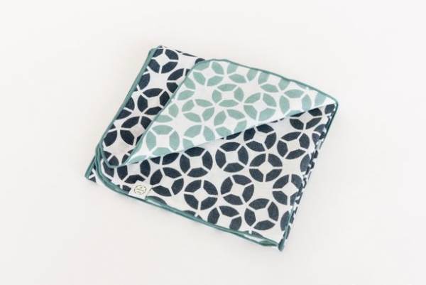 地球にも人にもやさしい大人のための携帯食事用エプロン「eptenu(R)(えぷてぬ)」　ソーシャルプロダクツ・アワード2022展示販売会に出品