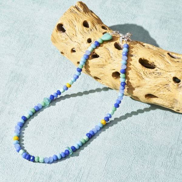 パリのジュエリーアーティスト発「CECILE ET JEANNE(セシル・エ・ジャンヌ)」から、透明感とまばゆい色彩の2022春夏コレクションが登場