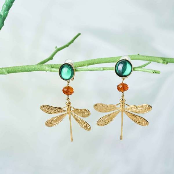 パリのジュエリーアーティスト発「CECILE ET JEANNE(セシル・エ・ジャンヌ)」から、透明感とまばゆい色彩の2022春夏コレクションが登場