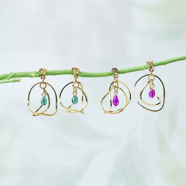 パリのジュエリーアーティスト発「CECILE ET JEANNE(セシル・エ・ジャンヌ)」から、透明感とまばゆい色彩の2022春夏コレクションが登場