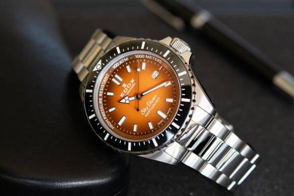 世界展開中の「スカイダイバー ネプチュニアン オートマティック」オレンジダイアルの時計を日本でも特別販売！2月25日(金)よりオンラインストア限定で販売開始