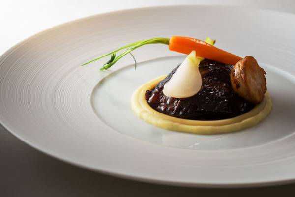 ＜おうちで、フランス旅行気分！？＞　目標金額1,163％達成した本格フレンチレストランから新商品「食べて巡る、旅するフレンチセット」のお取り寄せ限定商品が新登場！ソムリエ・ワインエキスパート試験受験の方必見！