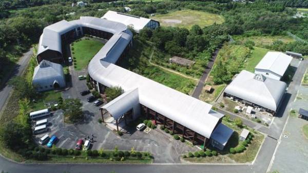 不登校生を豊かな自然環境下で応援する全寮制高校「つげの高等学校」(愛知県新城市)が校舎再生に向けクラウドファンディングプロジェクトに挑戦！