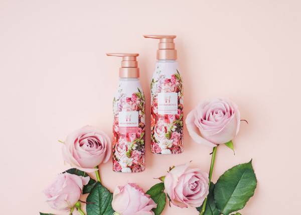 planticaとコラボしたデザインが限定で登場！次世代オーガニックシャンプー「ハーバニエンス」　春を彩る華やかな“フラワーボトル”が本日発売