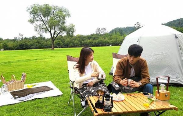 キャンプや車中泊の防寒対策に！驚きの速さで温まり肌触りも気持ちいい洗える電気カーペット『たった3分で暖かい洗える魔法のカーペット』発売