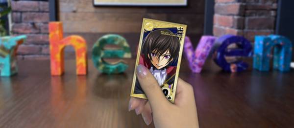 世界初！特許出願中、2.5次元 超カジュアルゲーム！ゲームで手に入れたカードが現実のステッカーとして手元に届く！コードギアス 反逆のルルーシュ with Realize seriesをリリース！