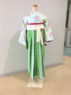 サステナブルな「レース×レザー」袴を学生が制作　3月18日の卒業式でお披露目【和洋女子大学　服飾造形学科】