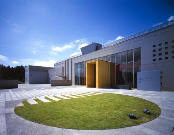 清里フォトアートミュージアムは、2022年3月20日・21日に写真家で副館長の瀬戸 正人による2つのイベントを開催！