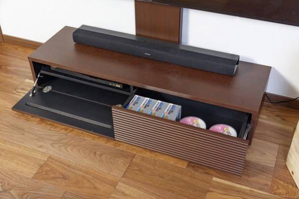 ヤマダホールディングスオリジナル商品　新型テレビスタンド3シリーズを新発売