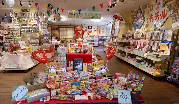 3月12日（土）は「だがしの日」！「映画のまちの駄菓子売り場 映菓座」でイベント開催