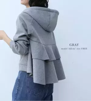 内田理央も感嘆！「すごい！触り心地がいいぞ～♪」計算された可愛さ！袖コンシャスなタックスリーブニットプルオーバー！！TOKYO FM「Qoo10 presents 内田理央の明日、なに着よ？」