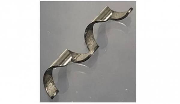 コロナ禍で爆発的に販売増加、専門医と町工場が共同開発した長さ2cmの器具が、累計5万人以上の巻き爪患者を救済