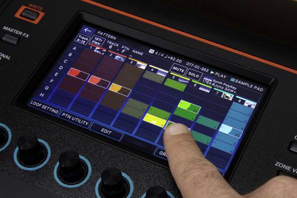 ローランド最高峰シンセのクオリティを軽量ボディに凝縮したシンセサイザーを発売