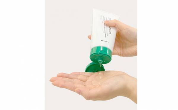 温めて“落とす+うすおす”毛穴ニキビ対策※1に。Amazon限定ブランドから繰り返すニキビ、肌荒れ予防を考えた「ビーカーズ ホットクレンジングジェル」を販売開始！