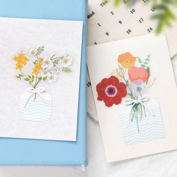 水に強い＆可愛らしい花柄“透明PET素材のクリアシール”が登場！「フラワーズ・ブラッサム」2022年3月24日発売　～背景が透けるリアルなイラストタッチのデザイン～