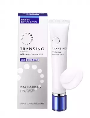 天海祐希さん、澄みわたる美肌で魅了。力強いまなざしで妥協のないシミケアに挑む！メイキング動画・撮影中の裏話も。