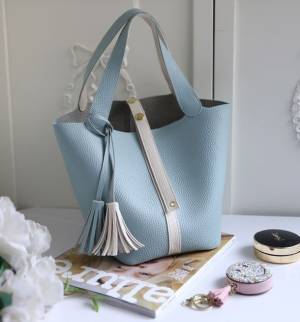 Qoo10人気「ショルダーバッグ」ランキング　カラフルなバッグでコーデにアクセントを　ハンズフリーなミニショルダーバッグが人気