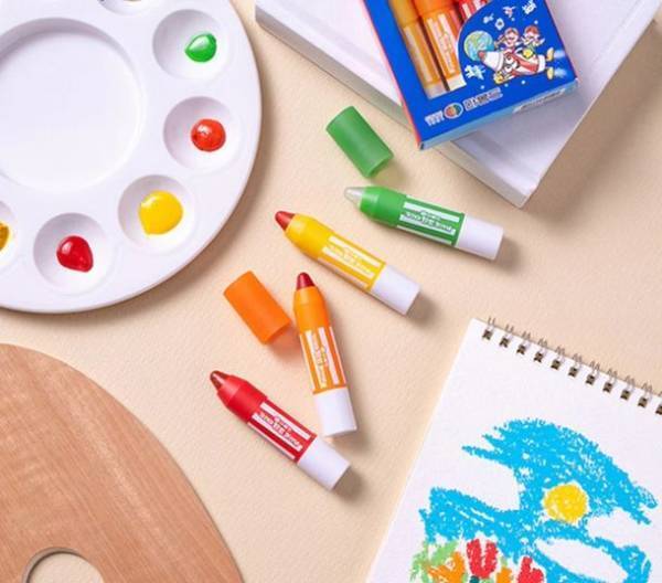 Qoo10人気「ショルダーバッグ」ランキング　カラフルなバッグでコーデにアクセントを　ハンズフリーなミニショルダーバッグが人気